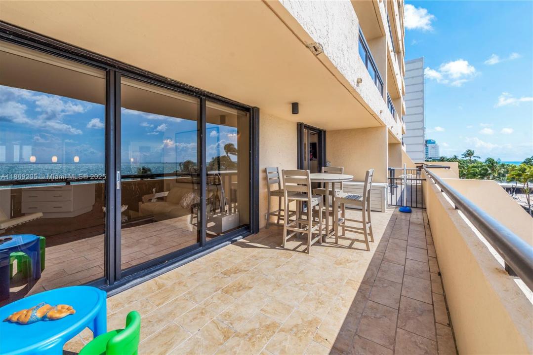 2555 Collins Ave 607, Miami Beach, Florida 33140