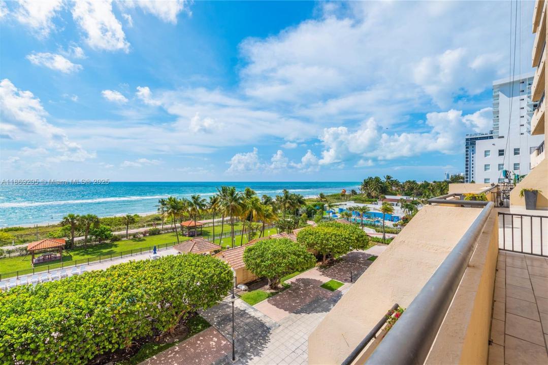 2555 Collins Ave 607, Miami Beach, Florida 33140