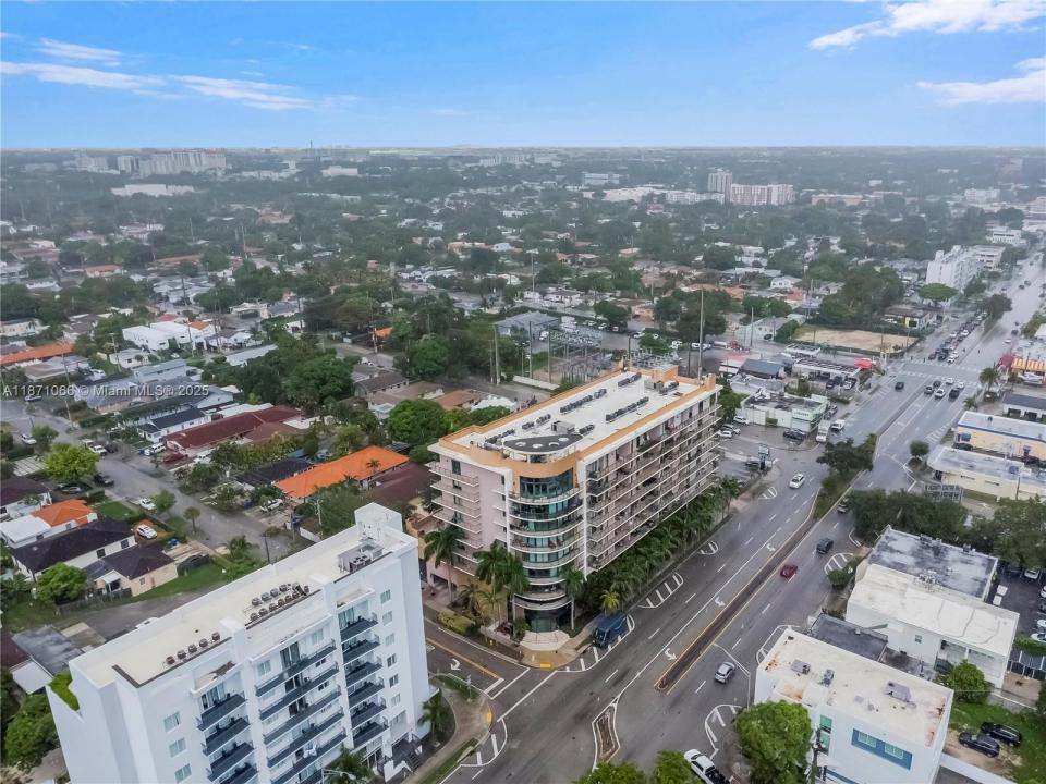 1690 SW 27th Ave 604, Miami, Florida 33145, Estados Unidos