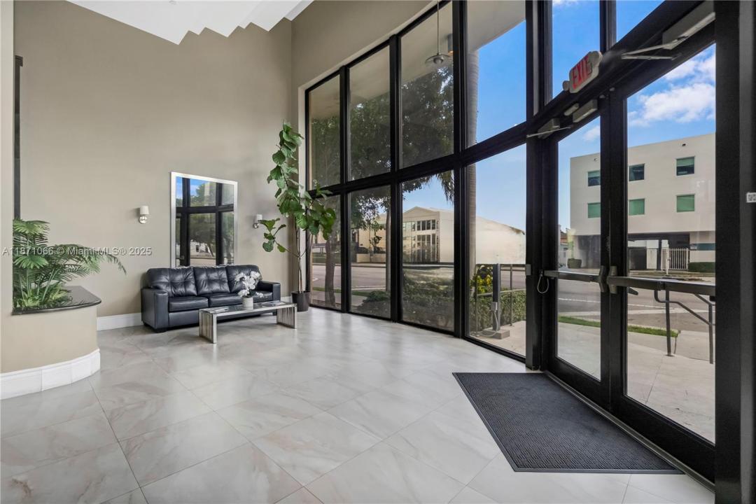 1690 SW 27th Ave 604, Miami, Florida 33145, Estados Unidos