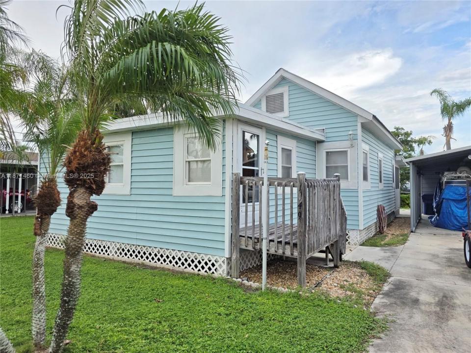 1149 6th Street, Bulkhead Ridge, Florida 34974, Estados Unidos