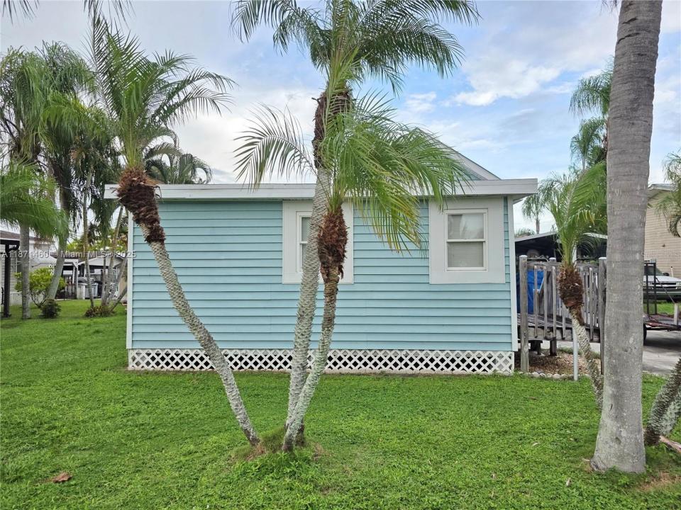 1149 6th Street, Bulkhead Ridge, Florida 34974, Estados Unidos