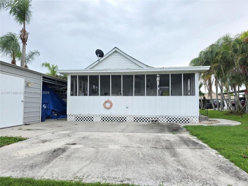 1149 6th Street, Bulkhead Ridge, Florida 34974, Estados Unidos