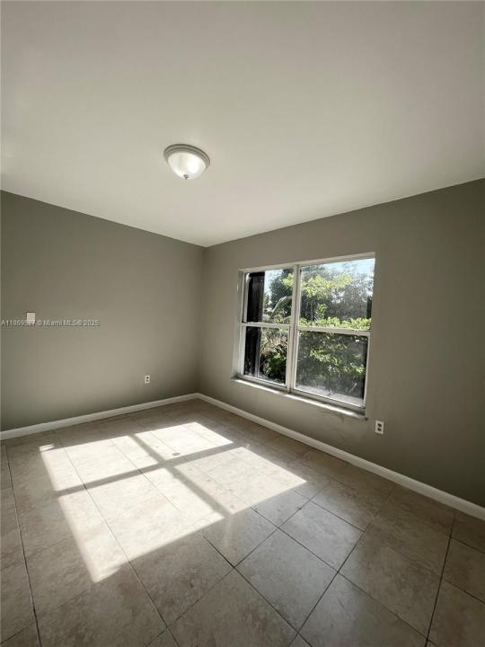 7632 NE 3rd Pl 5, Miami, Florida 33138
