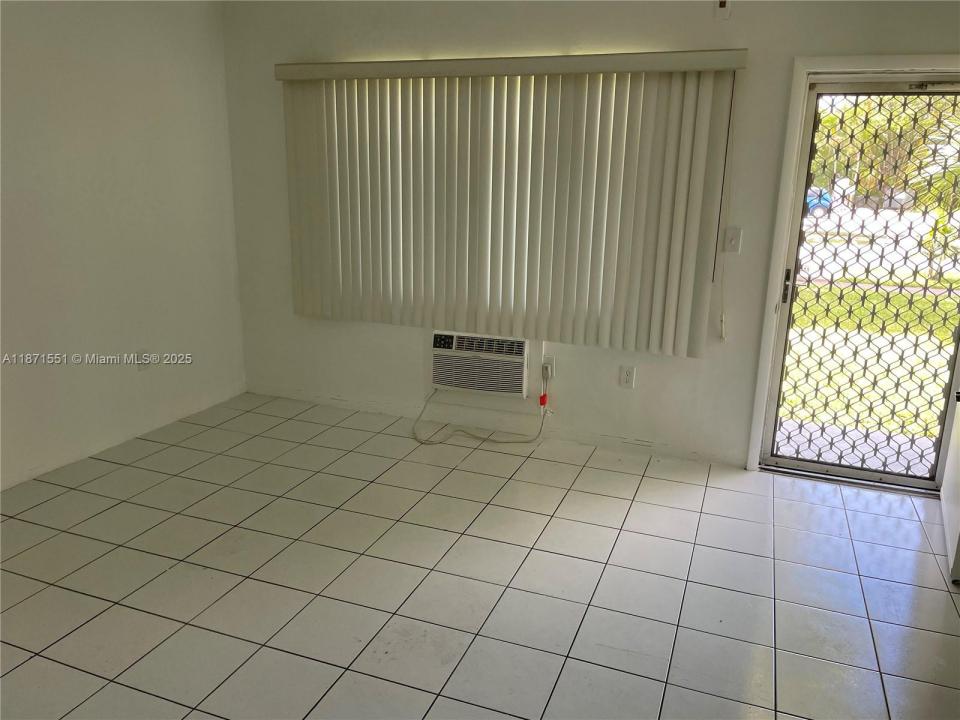 101 NW 204th St A4, Miami Gardens, Florida 33169, Amerika Birleşik Devletleri