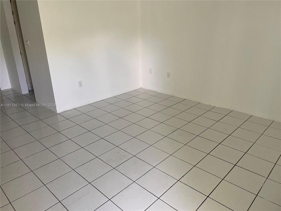 101 NW 204th St A4, Miami Gardens, Florida 33169, Amerika Birleşik Devletleri