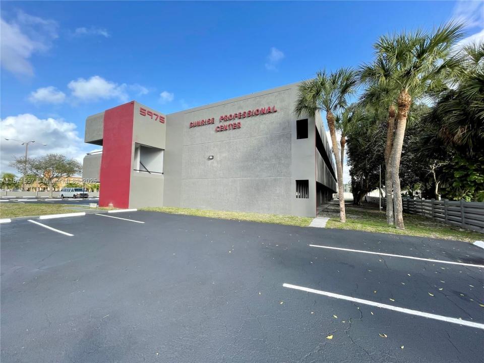 5975 W Sunrise Blvd, Sunrise, Florida 33313