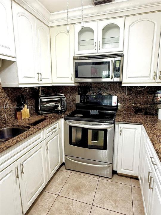 17001 NE 6th Ct, North Miami Beach, Florida 33162