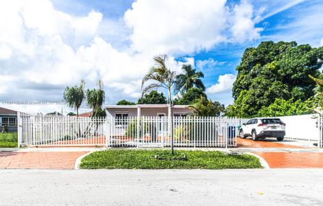 15600 NW 157th St Rd, Miami Gardens, Florida 33054, USA