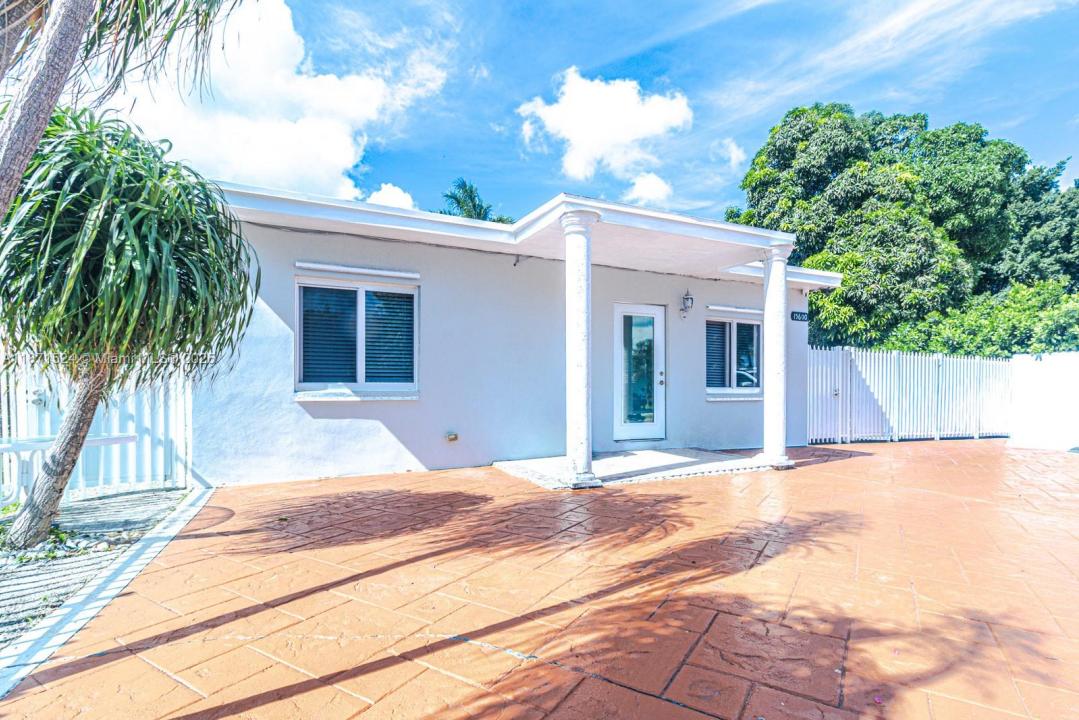 15600 NW 157th St Rd, Miami Gardens, Florida 33054
