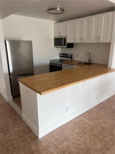 1455 N Treasure Dr 5B, North Bay Village, Florida 33141, USA