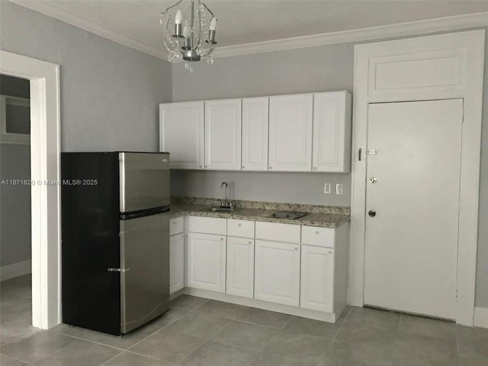 124 Mendoza Ave 8A, Coral Gables, Floride 33134, États-Unis