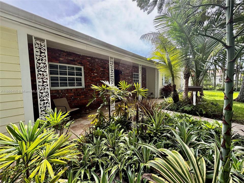 5729 SW 60th Ave, South Miami, Florida 33143