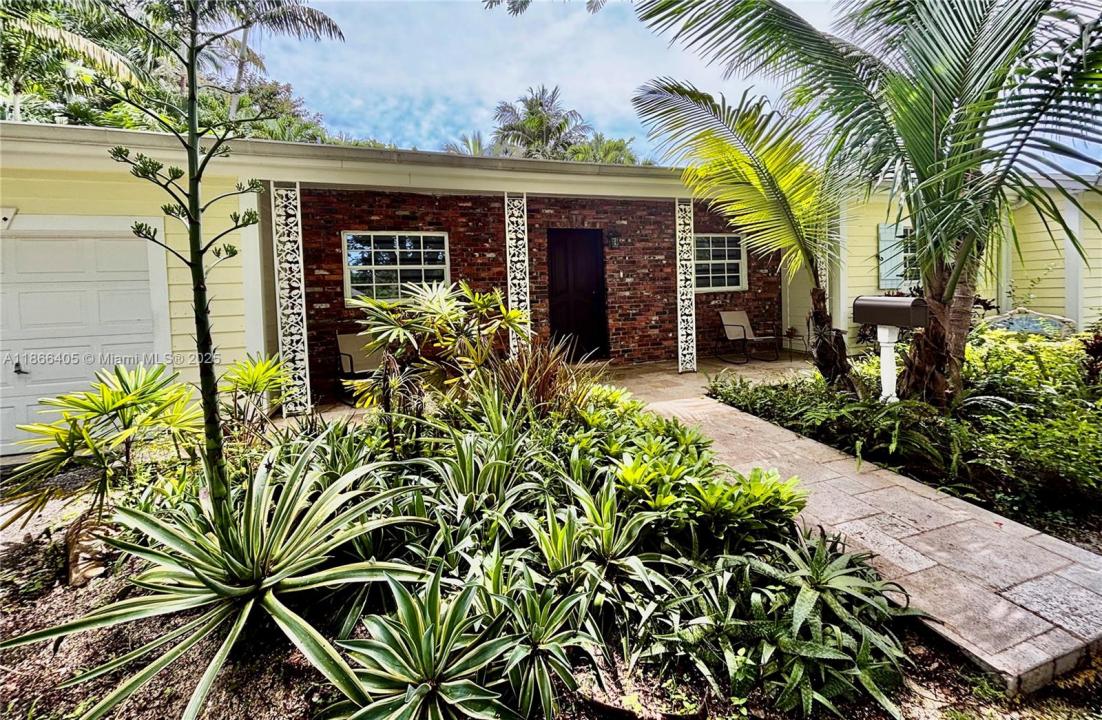 5729 SW 60th Ave, South Miami, Florida 33143