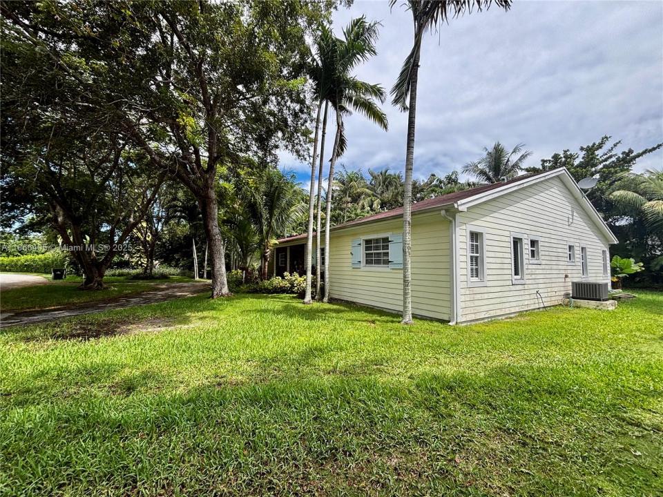 5729 SW 60th Ave, South Miami, Florida 33143