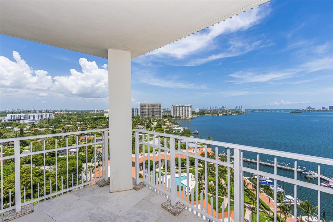 4000 Towerside Ter 1701, Miami, Florida 33138, HOA KỲ