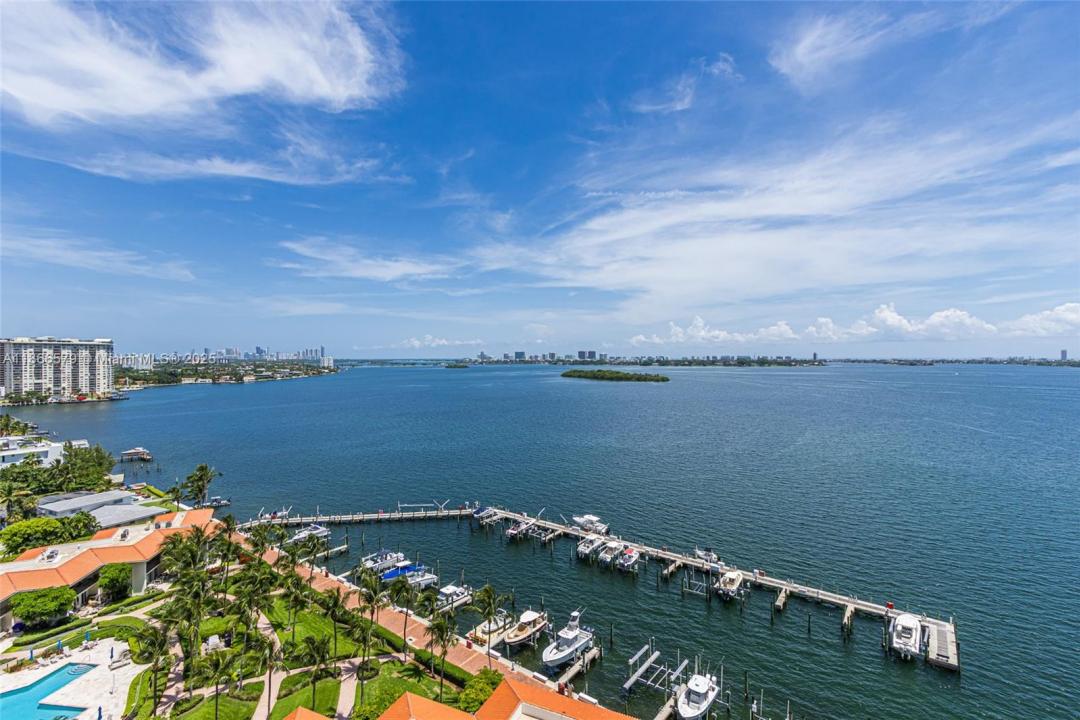4000 Towerside Ter 1701, Miami, Florida 33138, HOA KỲ
