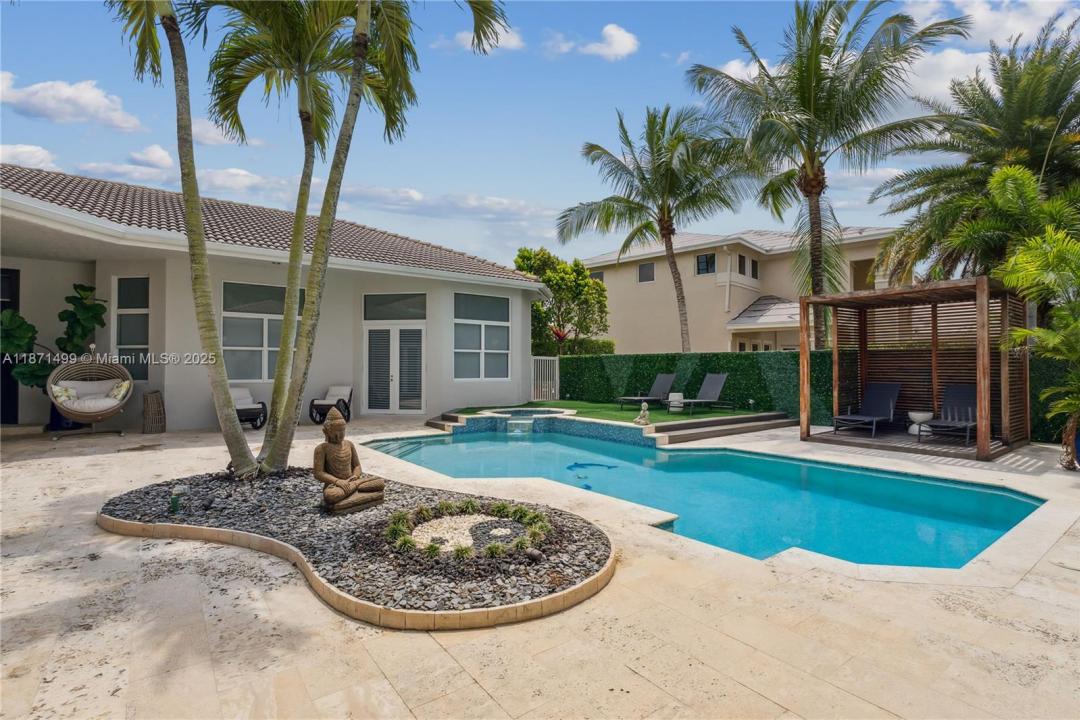 1371 Victoria Isle Dr, Weston, Florida 33327