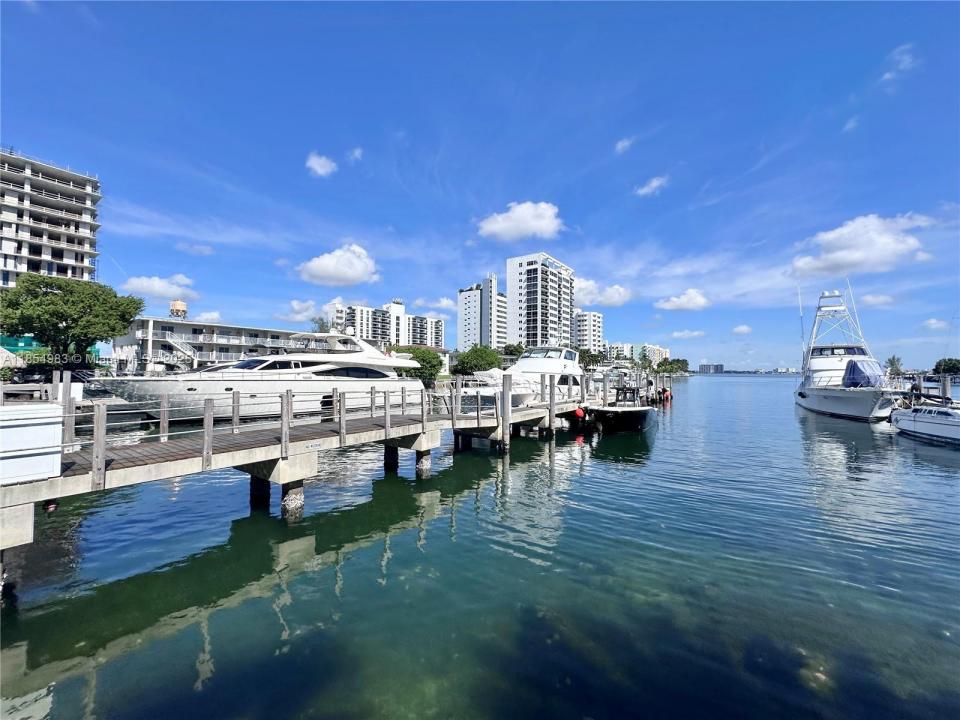 7900 Harbor Island Dr 603, North Bay Village, Florida 33141, Stati Uniti