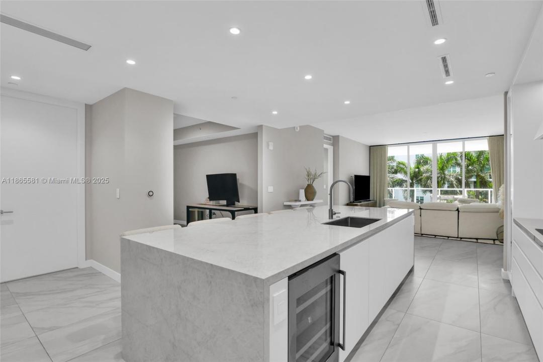 220 SE Mizner Blvd 414, Boca Raton, Florida 33432, USA