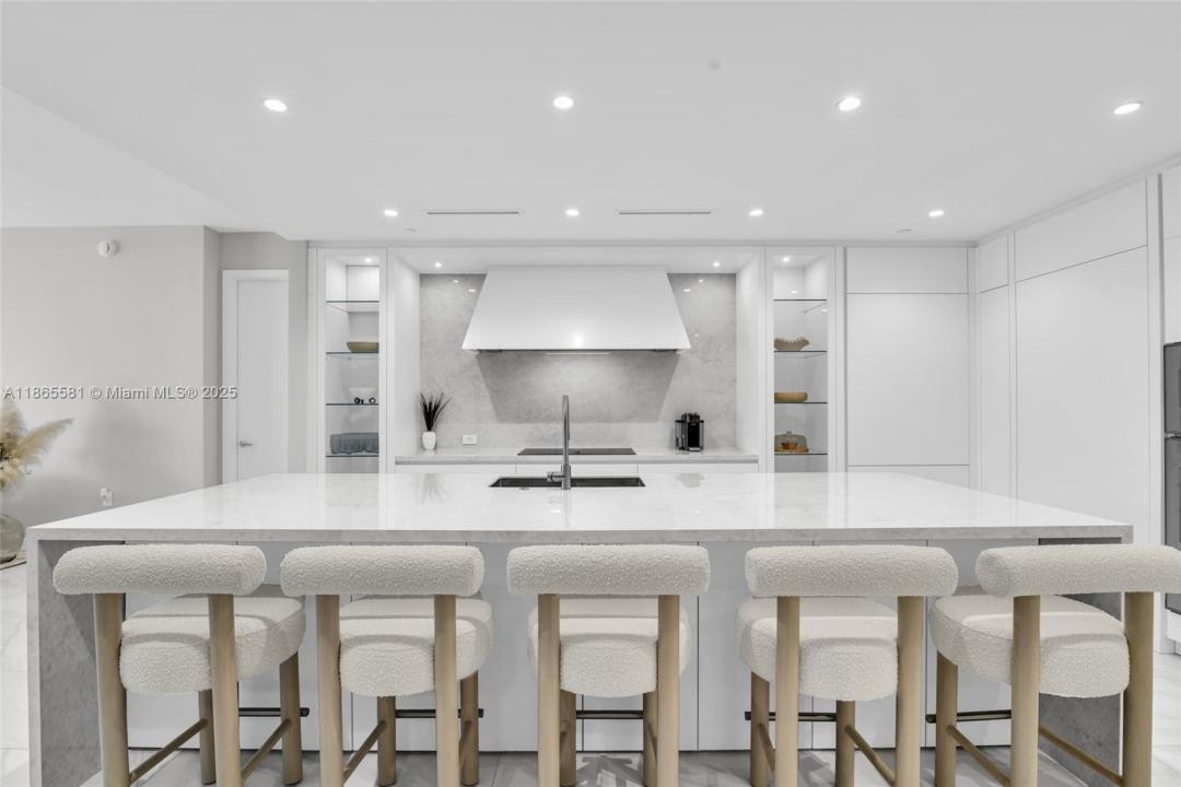 220 SE Mizner Blvd 414, Boca Raton, Florida 33432, USA