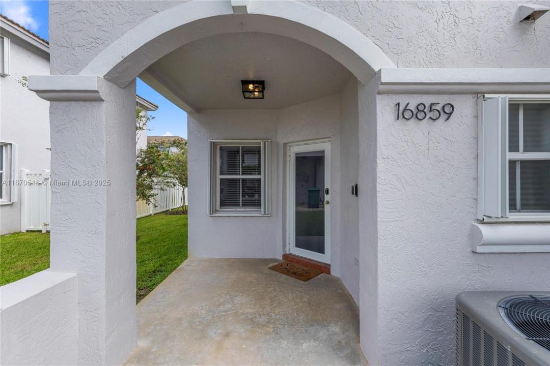 16859 SW 1st Mnr, Pembroke Pines, Florida 33027, USA