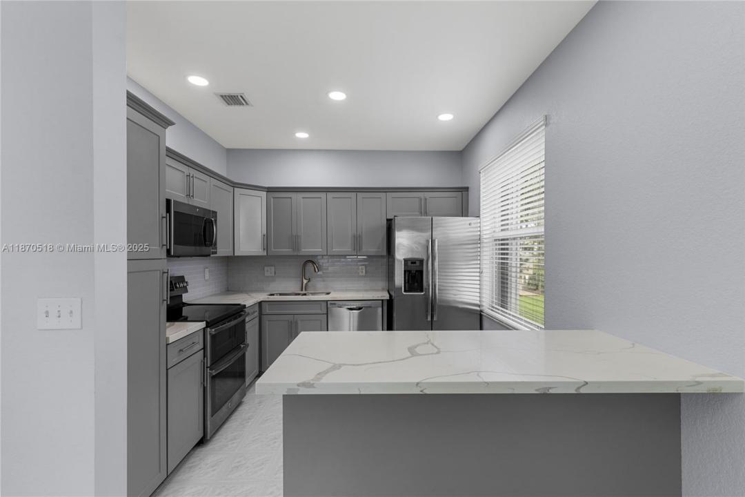 16859 SW 1st Mnr, Pembroke Pines, Florida 33027, USA