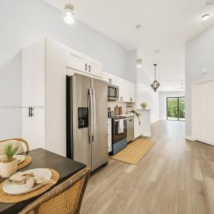 3639 NW 83rd Ln, Sunrise, Florida 33351, USA