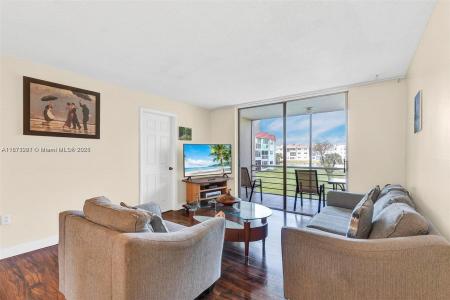 2951 E Sunrise Lakes Dr 209, Sunrise, Florida 33322, USA