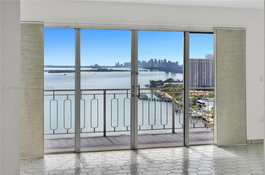 11111 Biscayne Blvd 21C, Miami, Florida 33181, HOA KỲ