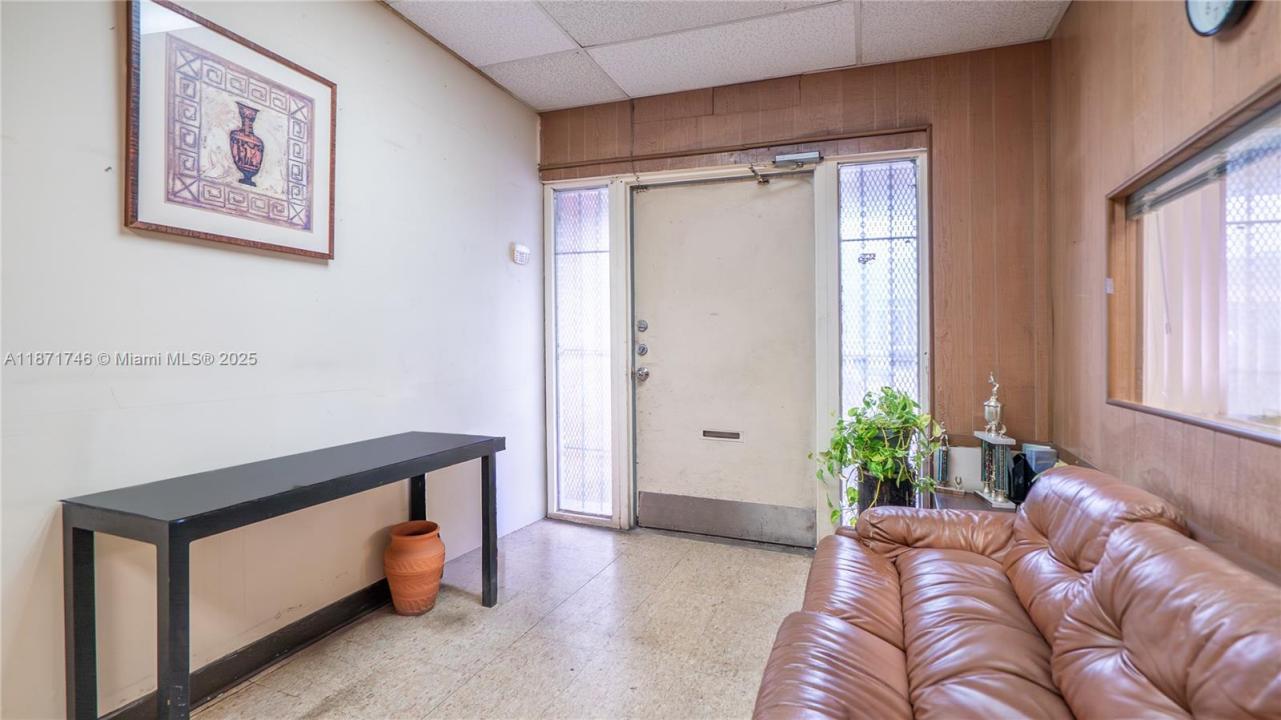 7250 NE 4th Ave, Miami, Flórida 33138, Estados Unidos