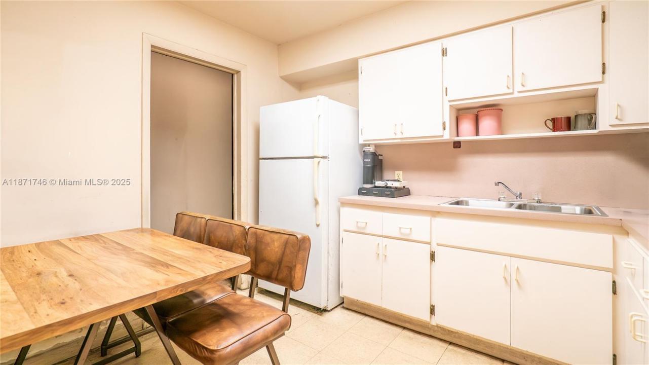 7250 NE 4th Ave, Miami, Flórida 33138, Estados Unidos