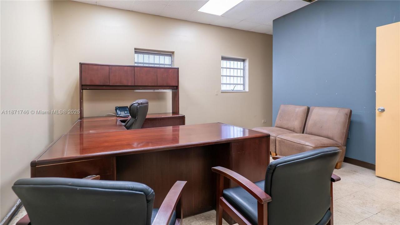 7250 NE 4th Ave, Miami, Flórida 33138, Estados Unidos