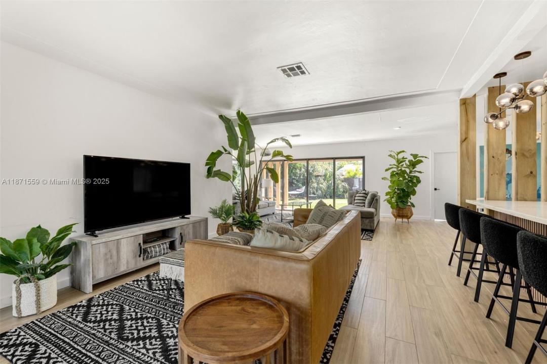 1370 71st St, Miami Beach, 佛罗里达州 33141, 美国