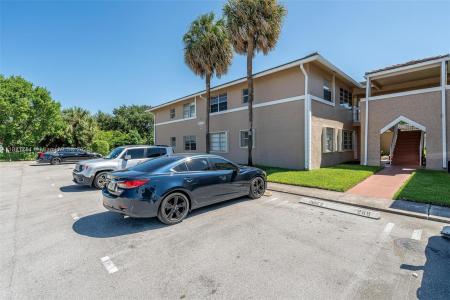 1033 Twin Lakes Dr 27-D, Coral Springs, Florida 33071, USA