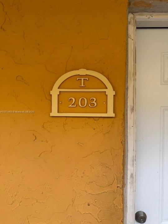 17901 NW 68th Ave T203, Hialeah, Floride 33015, États-Unis