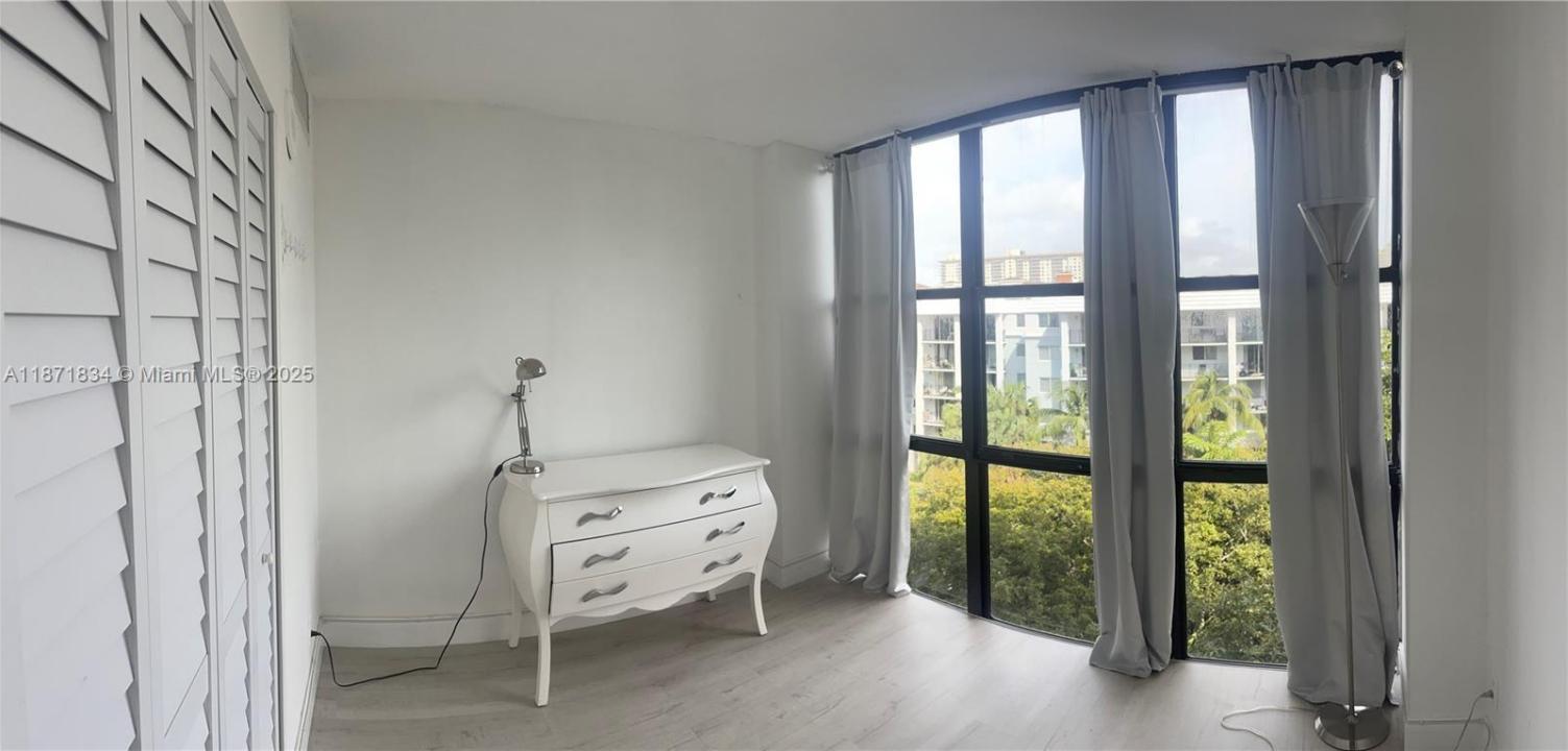 17021 N Bay Rd 603, Sunny Isles Beach, Florida 33160, Stati Uniti