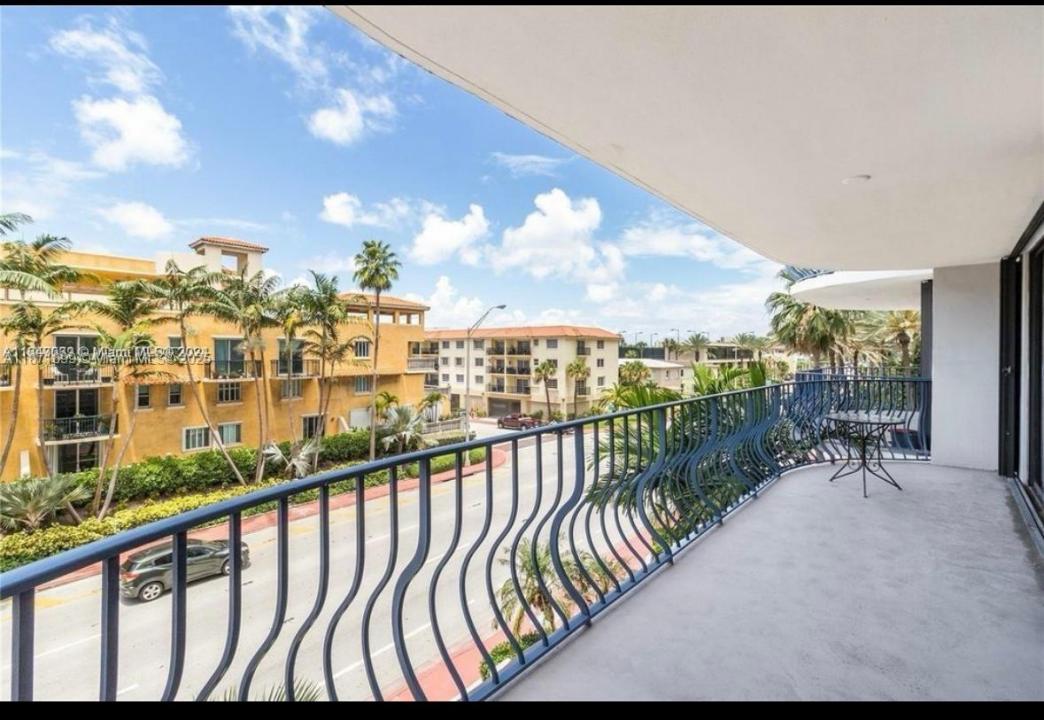 8877 Collins Ave 506, Surfside, Florida 33154