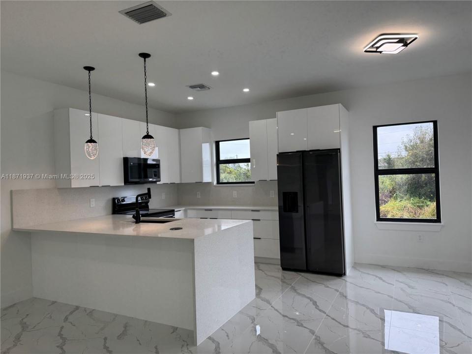 3107 9 TH ST SW, Lehigh Acres, פלורידה 33976, ארצות הברית של אמריקה
