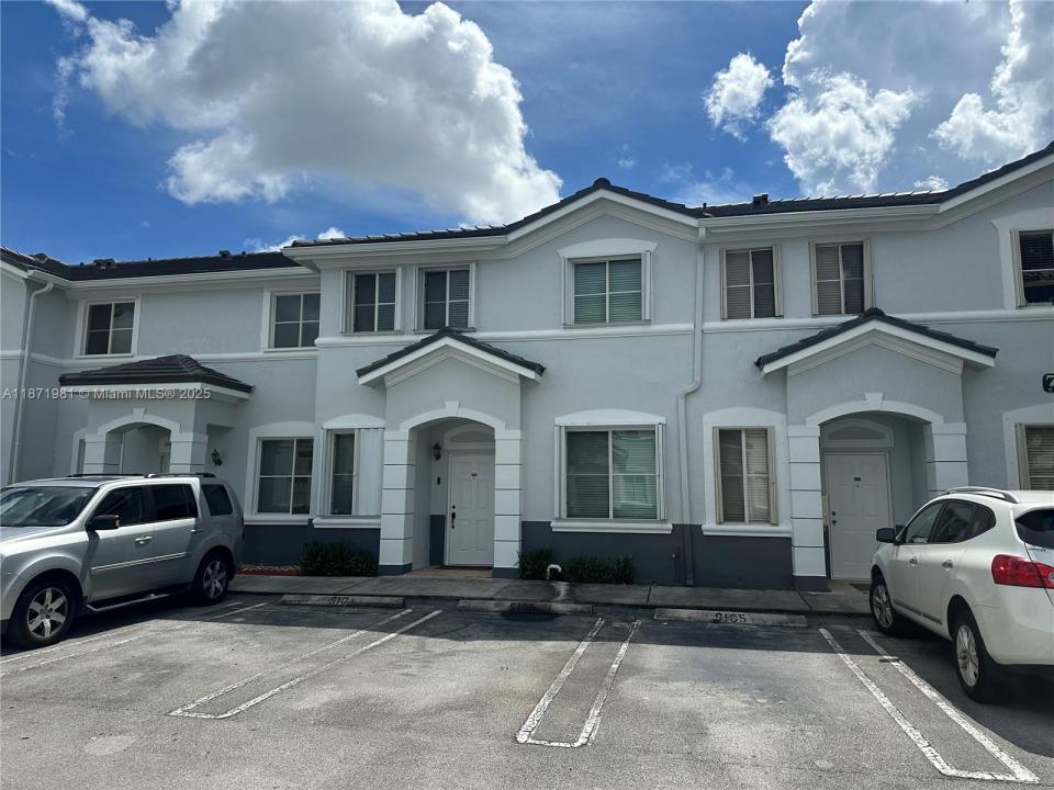 7321 NW 174th Ter 106, Hialeah, Florida 33015, HOA KỲ