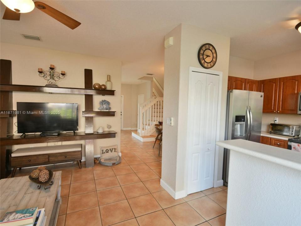 7321 NW 174th Ter 106, Hialeah, Florida 33015, HOA KỲ