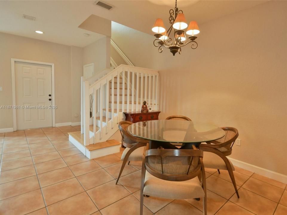 7321 NW 174th Ter 106, Hialeah, Florida 33015, HOA KỲ