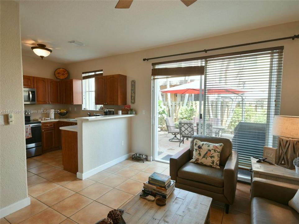 7321 NW 174th Ter 106, Hialeah, Florida 33015, HOA KỲ