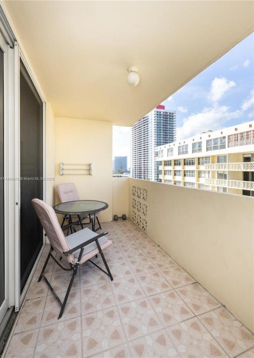 1833 S Ocean Dr 1007, Hallandale Beach, Florida 33009