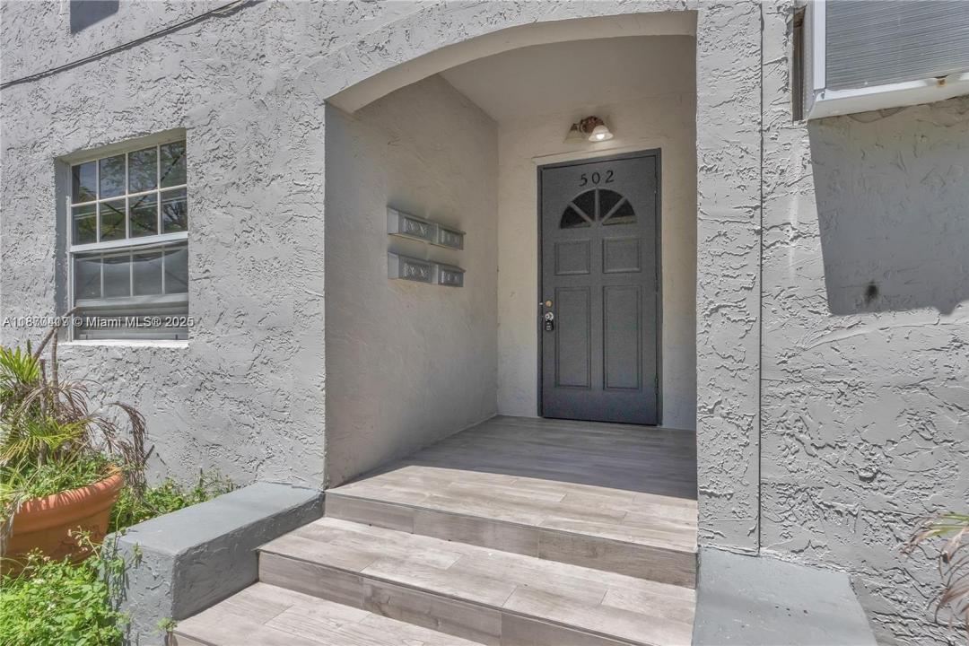 502 SW 2nd Ave, Dania Beach, Florida 33004, Estados Unidos