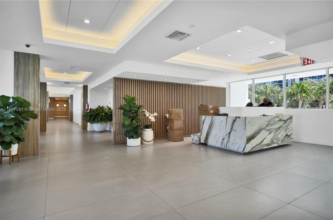 5900 Collins Ave 1607, Miami Beach, Florida 33140, USA