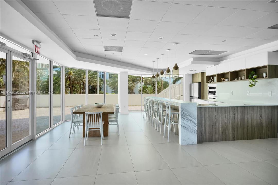 5900 Collins Ave 1607, Miami Beach, Florida 33140, USA