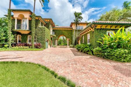 104 Paloma Dr, Coral Gables, Florida 33143, USA