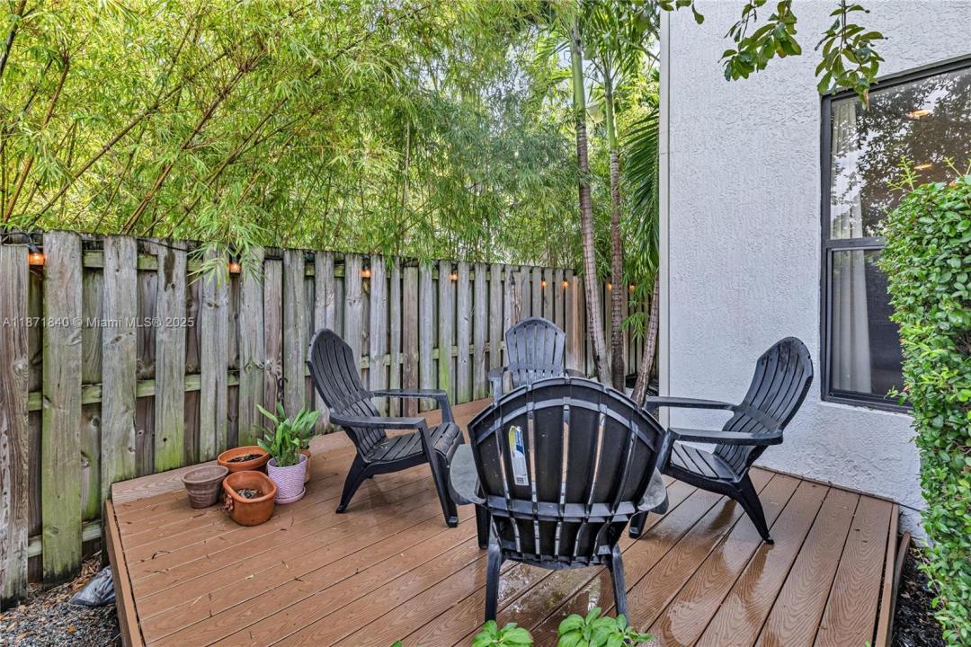 233 NE 11th St, Fort Lauderdale, フロリダ 33304, アメリカ合衆国