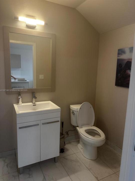 2505 NE 193rd St 4114, Miami, Florida 33180, Estados Unidos